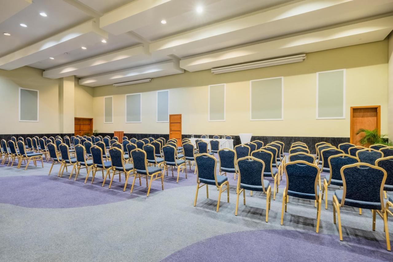 Joia Rose Hall By Iberostar (Adults Only) Бухта Монтего Экстерьер фото